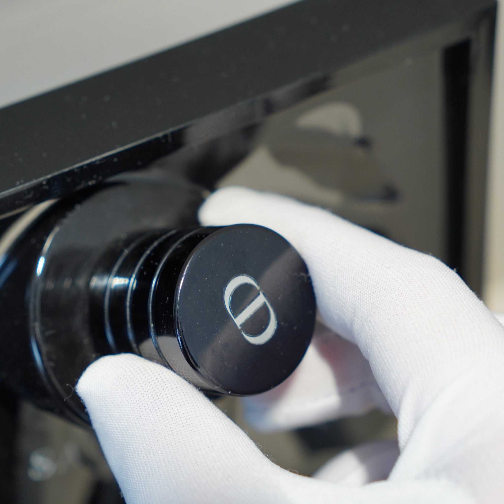 Dior Sauvage – Obraz z Rozbitego Flakonu