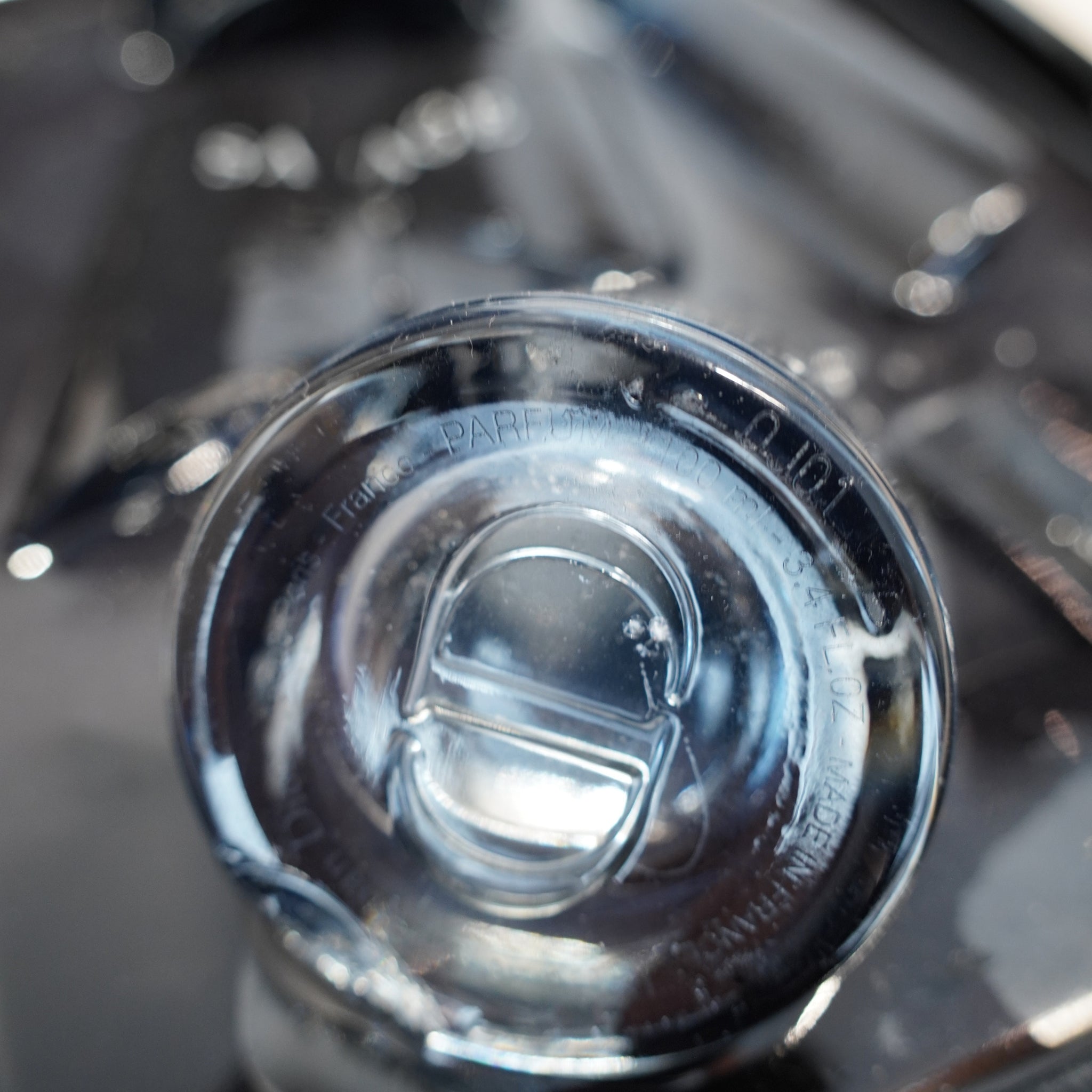 Dior Sauvage – Obraz z Rozbitego Flakonu